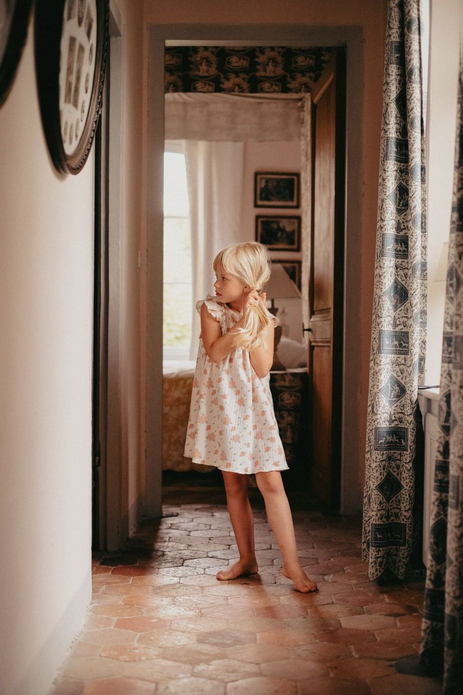 dress-amita-off-white-flowers