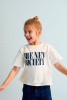 MICA_T-SHIRT_MOONLIGHT_WHITE_gir (1)!