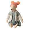 ! Myshka v zimnem naryade, Medium!